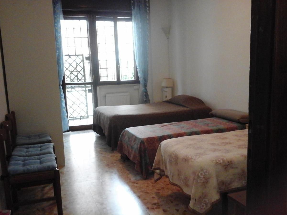 B&B Near Metro' Central Line - Only Wc In The Rooms 15 Minutes To Termini Station 20 To Spagna Square - In The Night Bus Ρώμη Εξωτερικό φωτογραφία