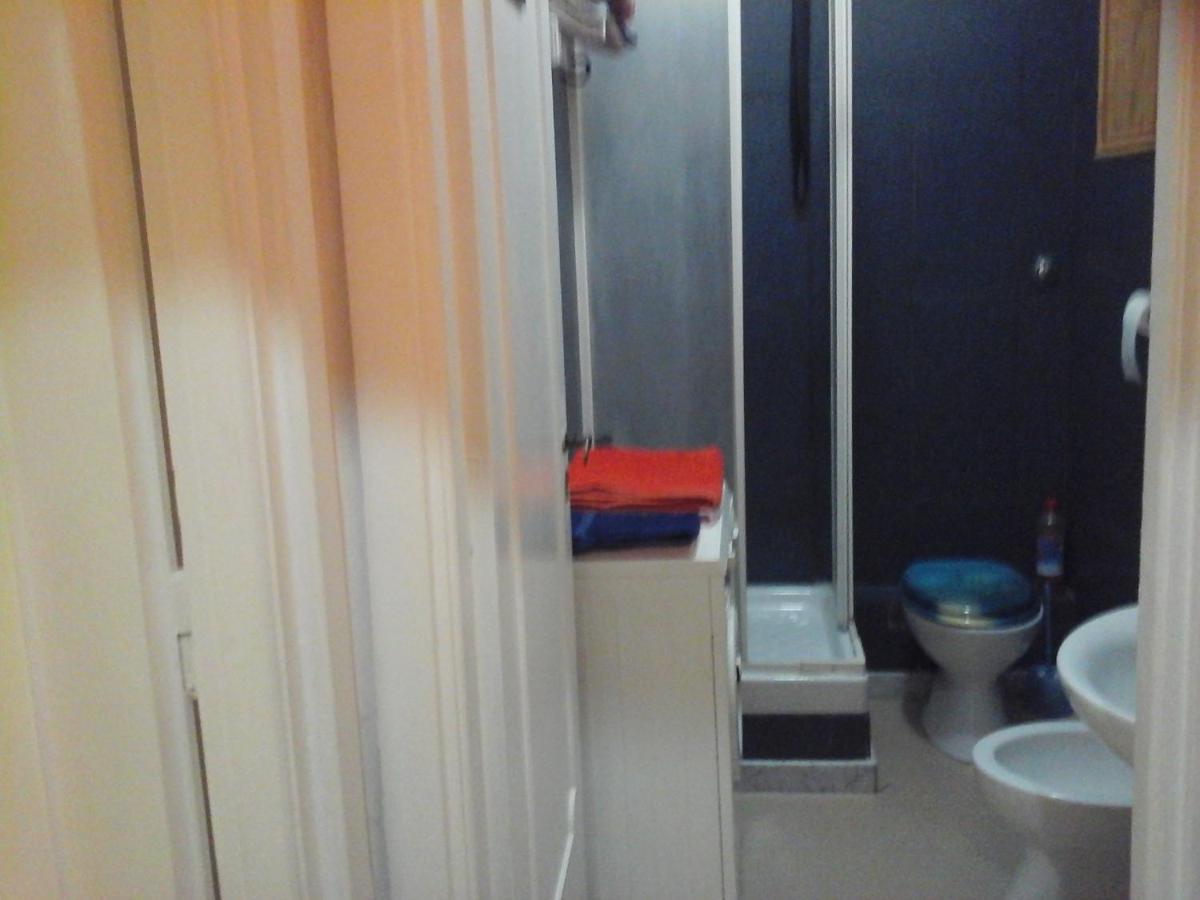 B&B Near Metro' Central Line - Only Wc In The Rooms 15 Minutes To Termini Station 20 To Spagna Square - In The Night Bus Ρώμη Εξωτερικό φωτογραφία