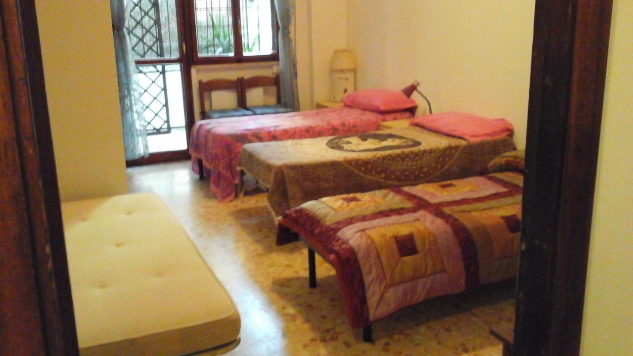 B&B Near Metro' Central Line - Only Wc In The Rooms 15 Minutes To Termini Station 20 To Spagna Square - In The Night Bus Ρώμη Εξωτερικό φωτογραφία